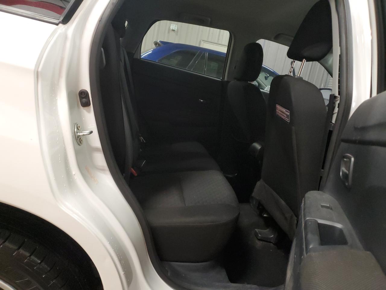 MITSUBISHI OUTLANDER SE