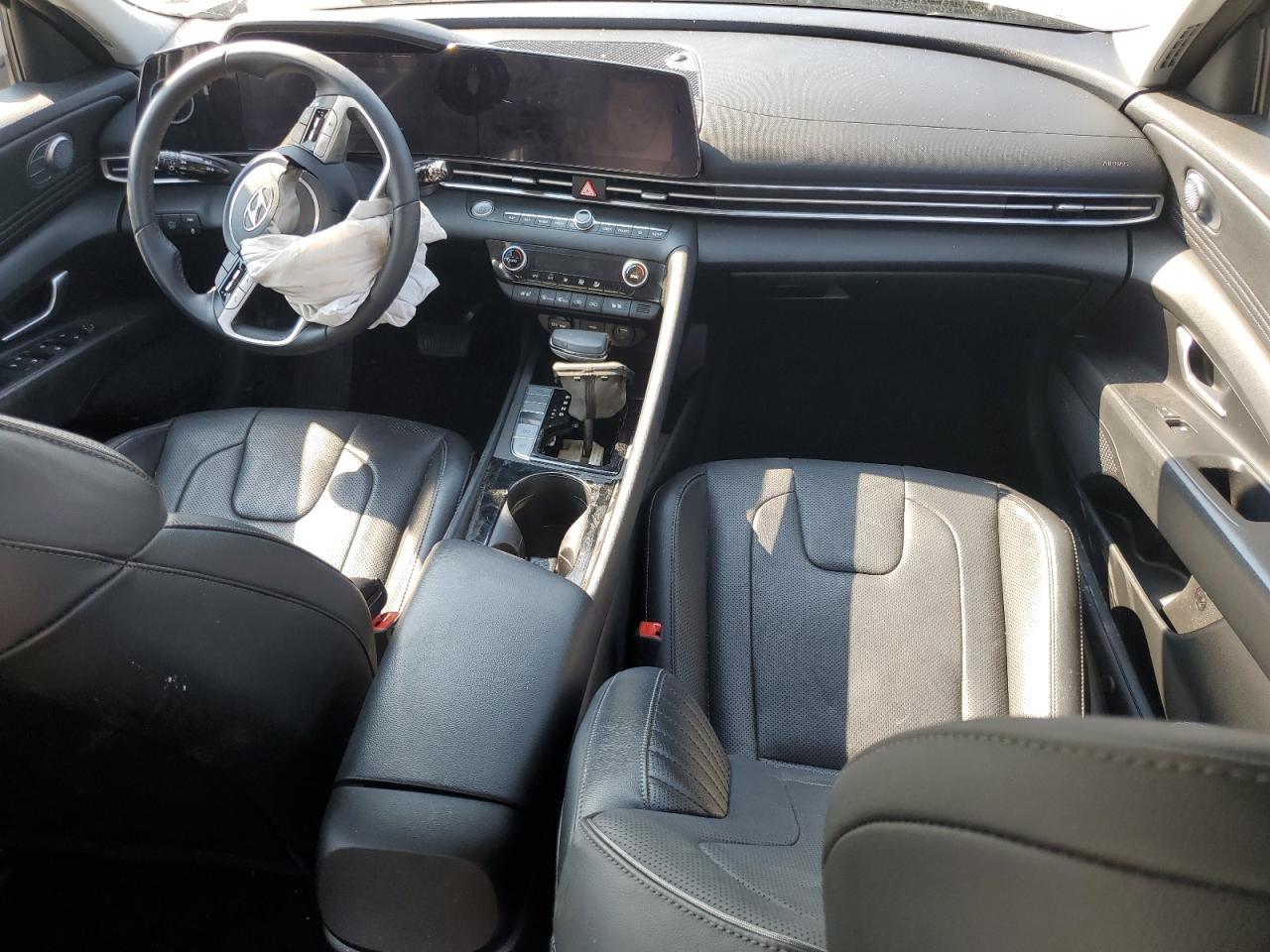 HYUNDAI ELANTRA LIMITED