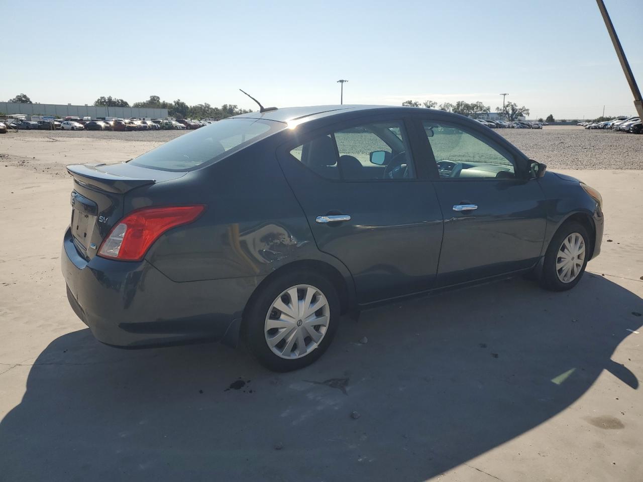 NISSAN VERSA S