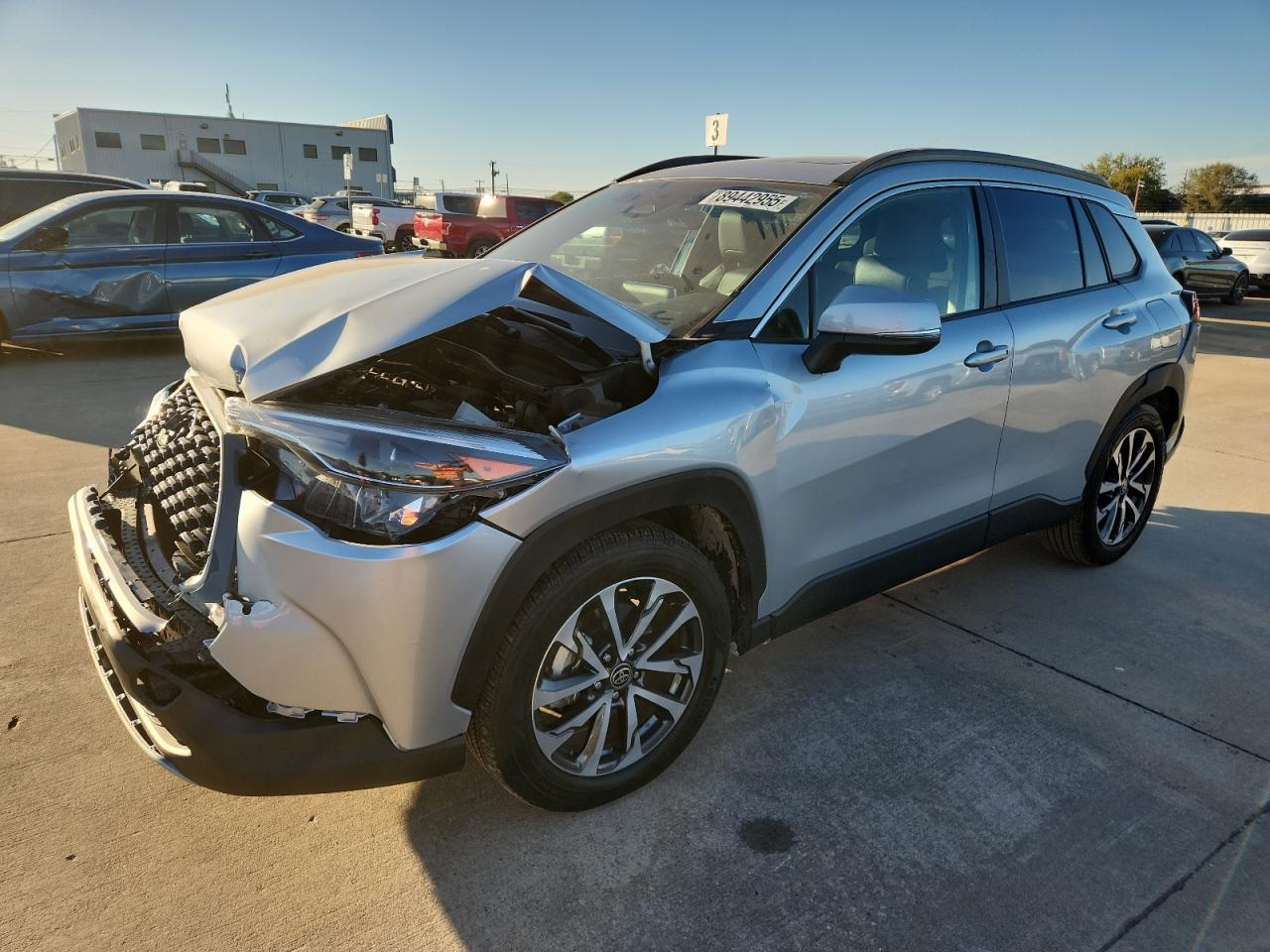 TOYOTA COROLLA CROSS XLE