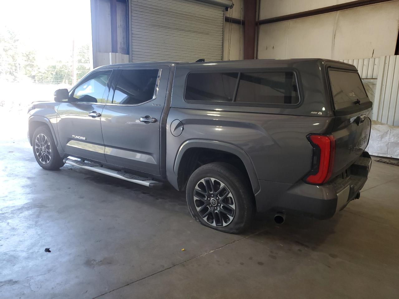 TOYOTA TUNDRA CREWMAX LIMITED