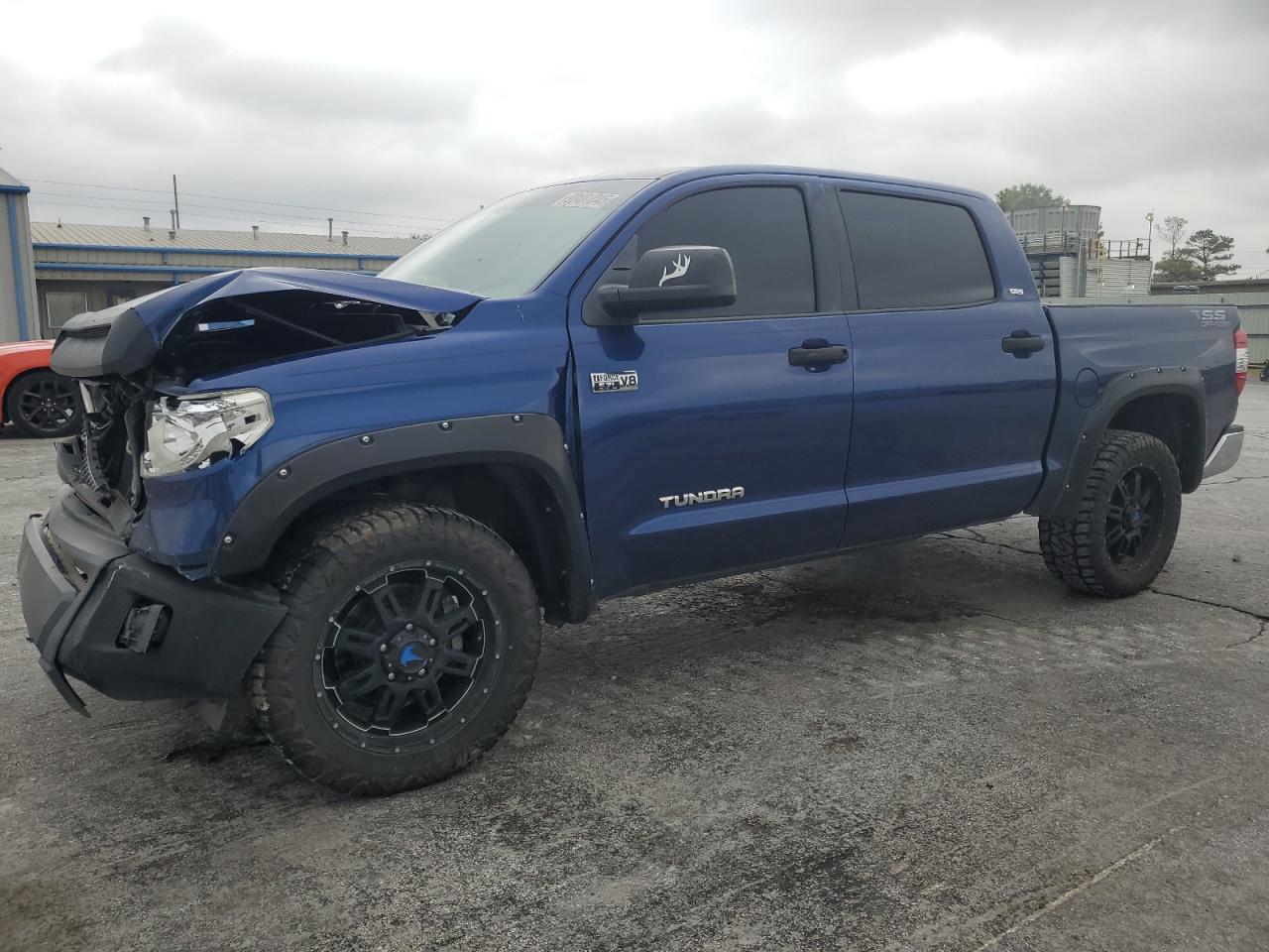 TOYOTA TUNDRA CREWMAX SR5