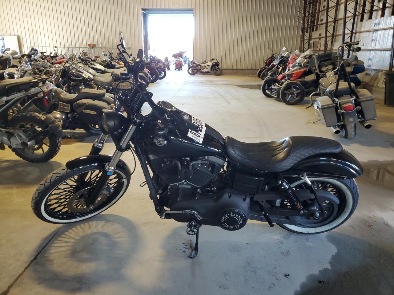 Lot #3270770876 2016 HARLEY-DAVIDSON FXDB DYNA