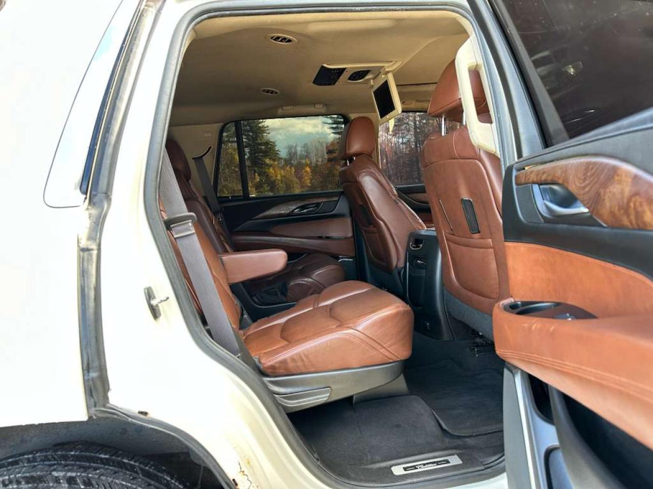 CADILLAC ESCALADE PREMIUM