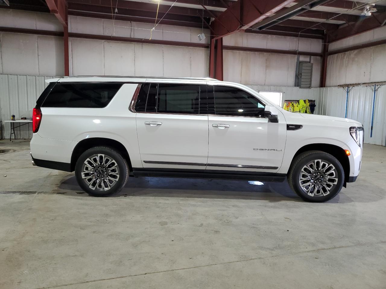 GMC YUKON DENALI ULTIMATE