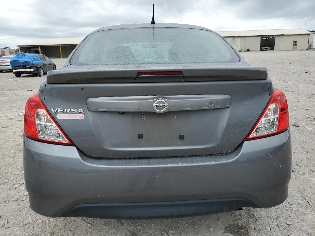 NISSAN VERSA S