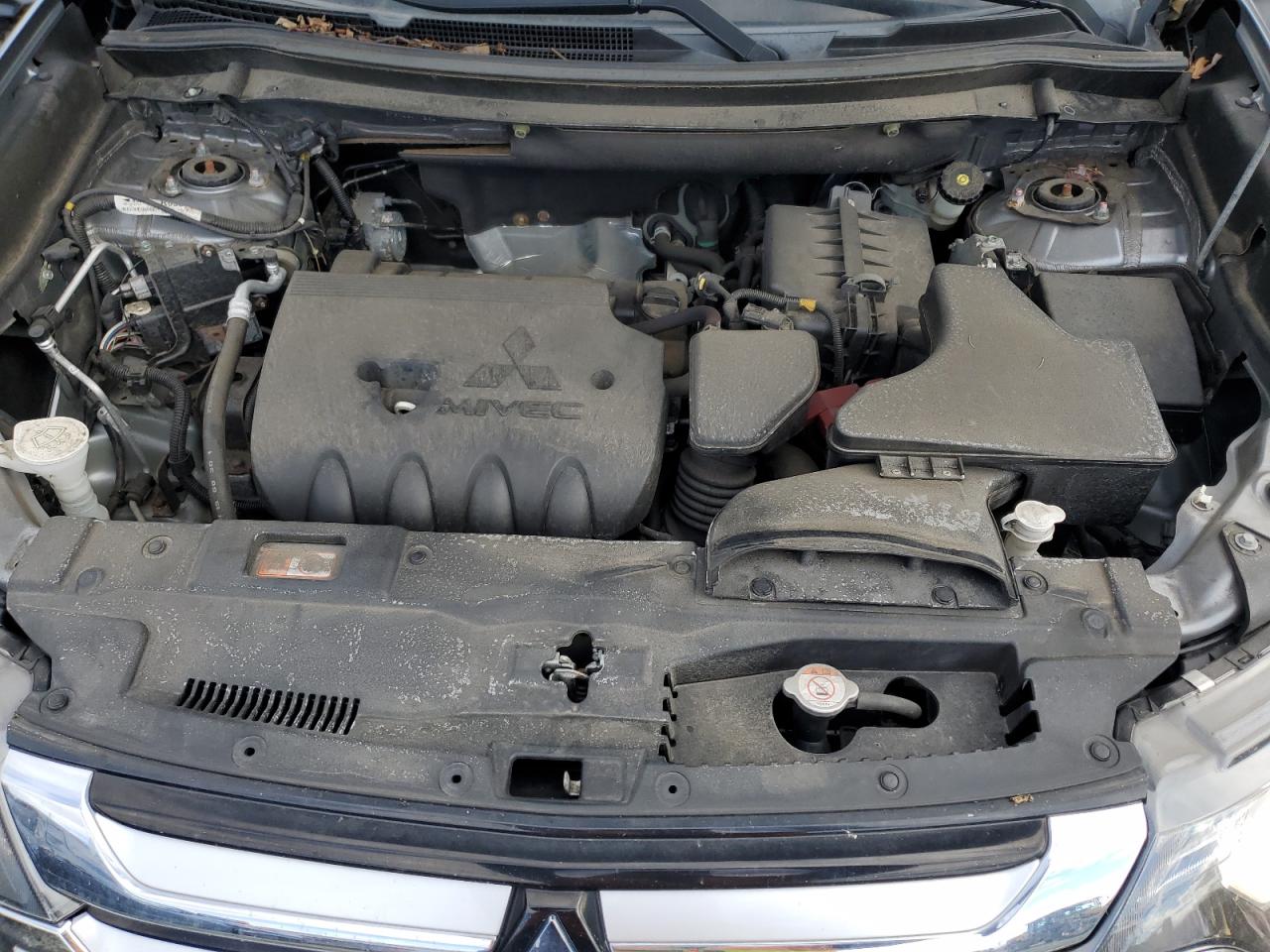 MITSUBISHI OUTLANDER ES