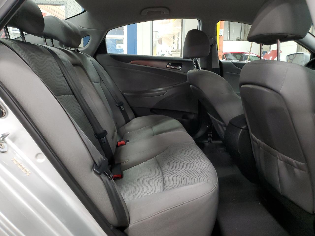 HYUNDAI SONATA HYBRID