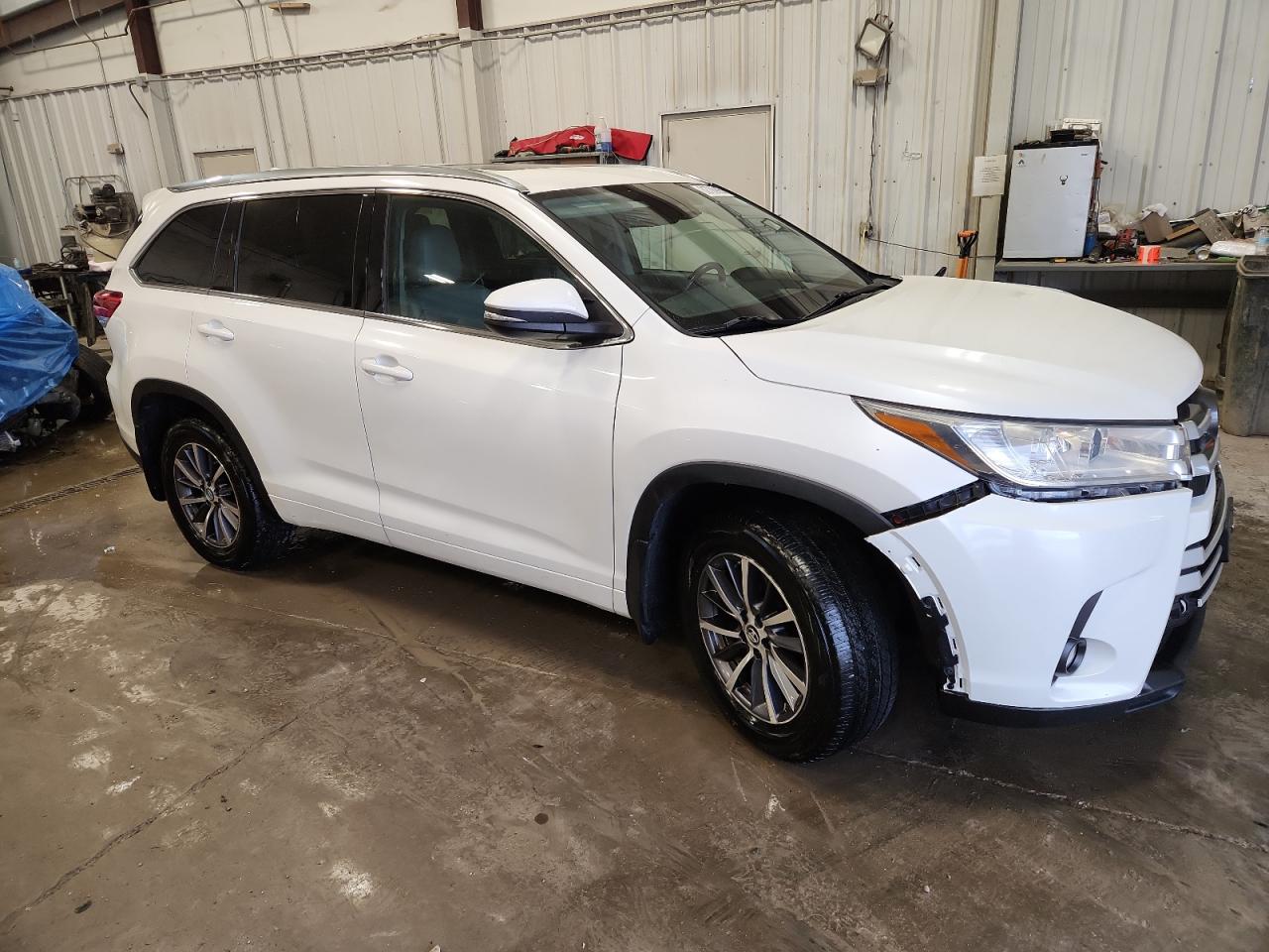 TOYOTA HIGHLANDER SE
