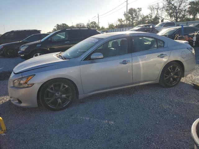 NISSAN MAXIMA S