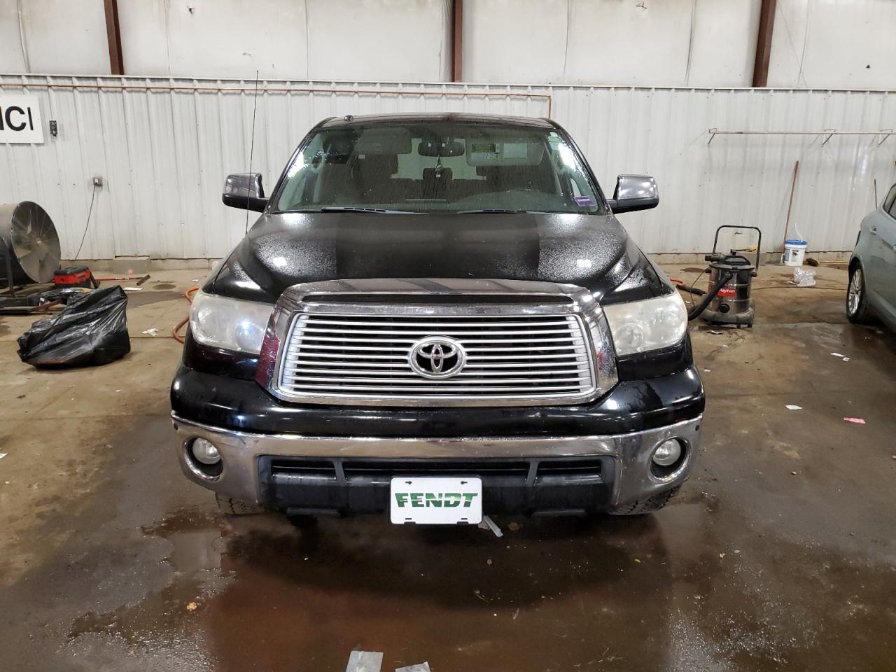 TOYOTA TUNDRA CREWMAX LIMITED