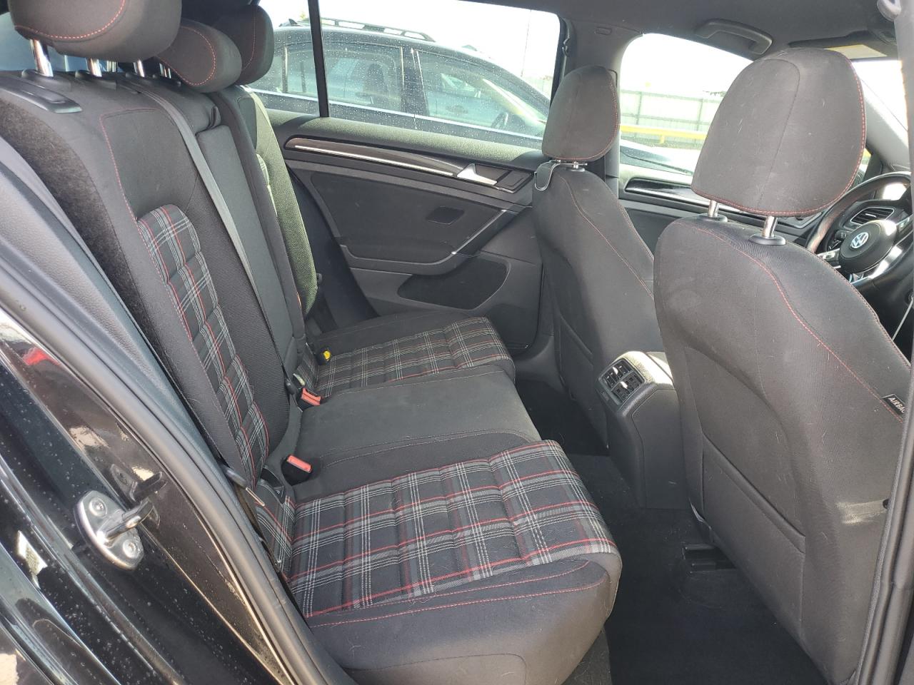 VOLKSWAGEN GOLF GTI S