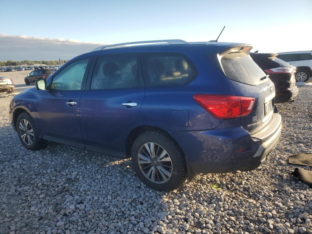 Lot #3316695156 2017 NISSAN PATHFINDER