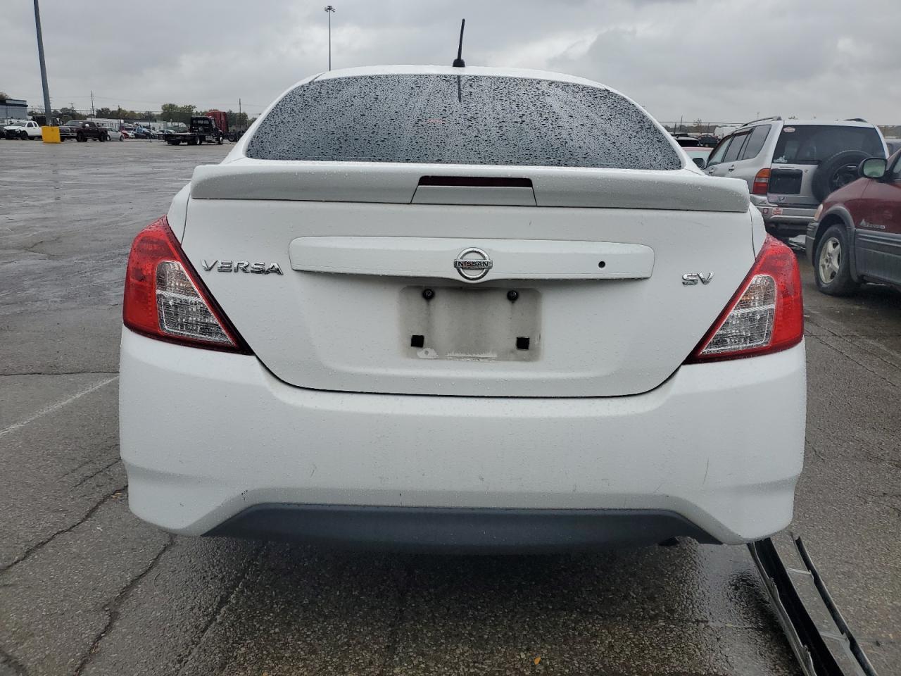 NISSAN VERSA S