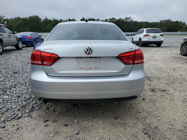2015 VOLKSWAGEN PASSAT S 1VWAS7A34FC111333