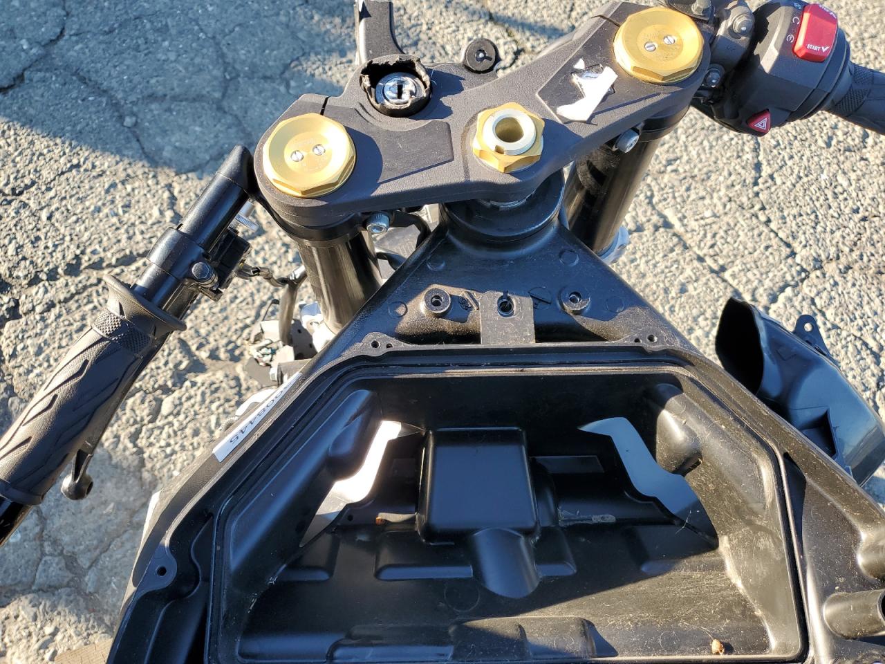 Lot #3308356357 2025 SUZUKI GSX-R1000