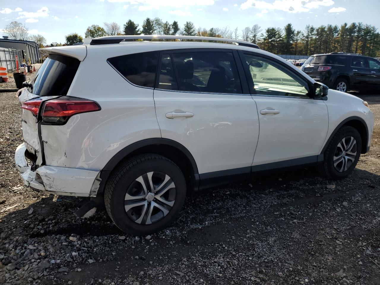TOYOTA RAV4 LE