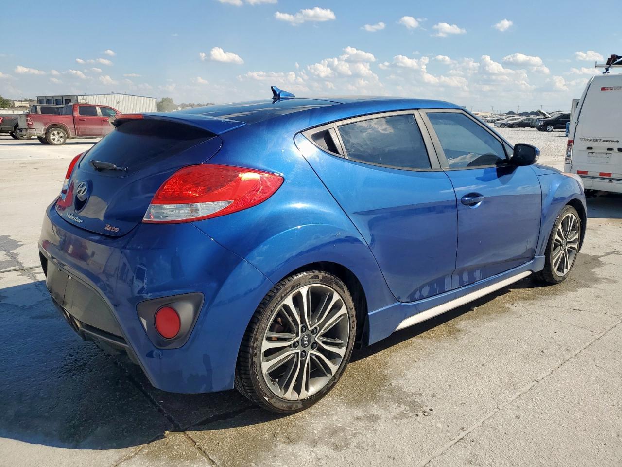 HYUNDAI VELOSTER TURBO