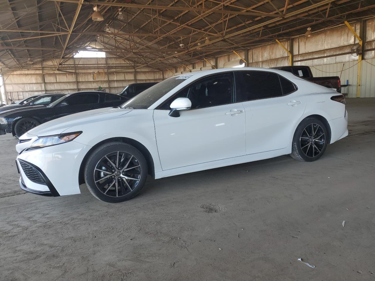 TOYOTA CAMRY SE NIGHT SHADE