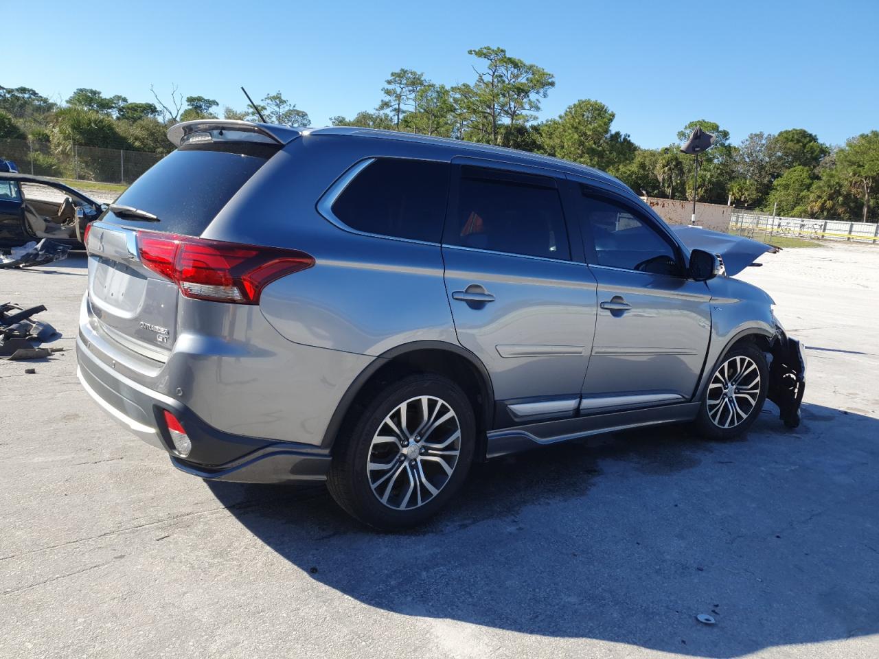 MITSUBISHI OUTLANDER GT