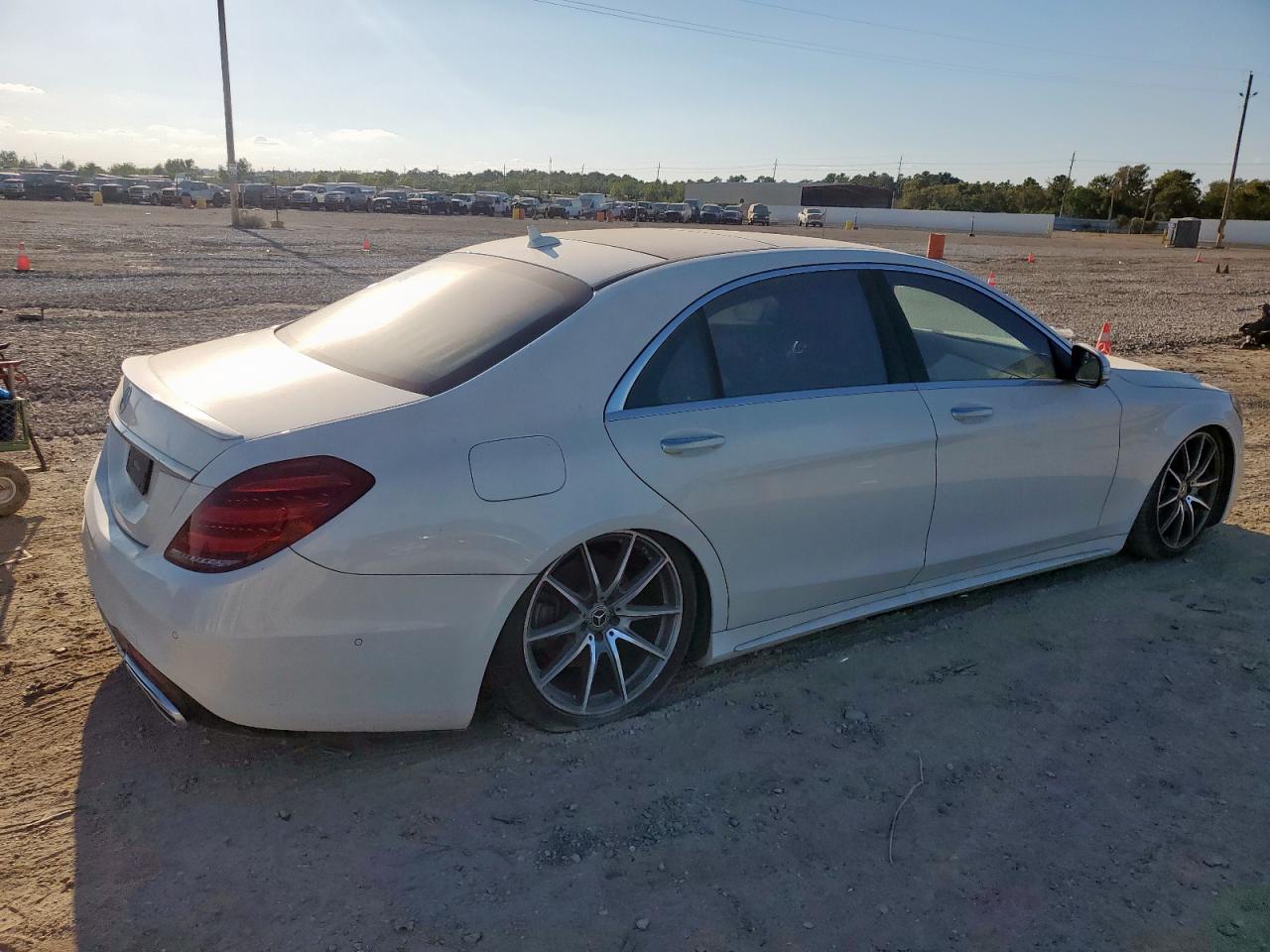 MERCEDES-BENZ S-CLASS 560