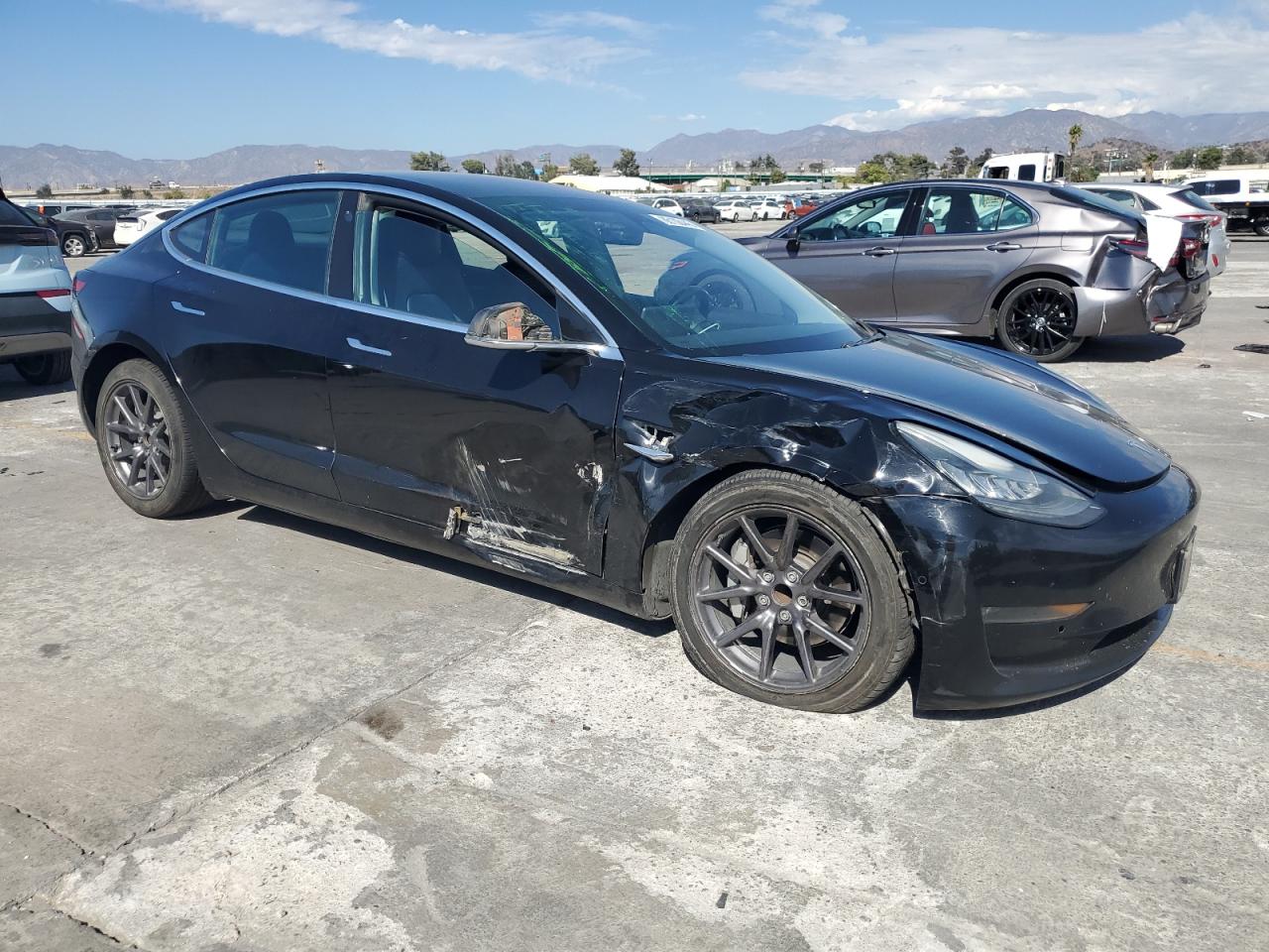 Lot #3309605569 2018 TESLA MODEL 3