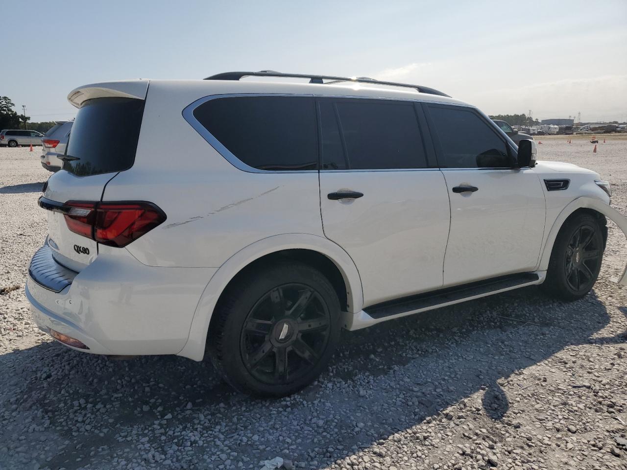 INFINITI QX80 LUXE