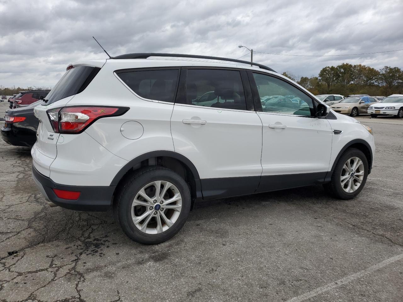 FORD ESCAPE SE
