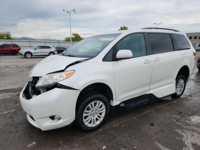 TOYOTA SIENNA XLE