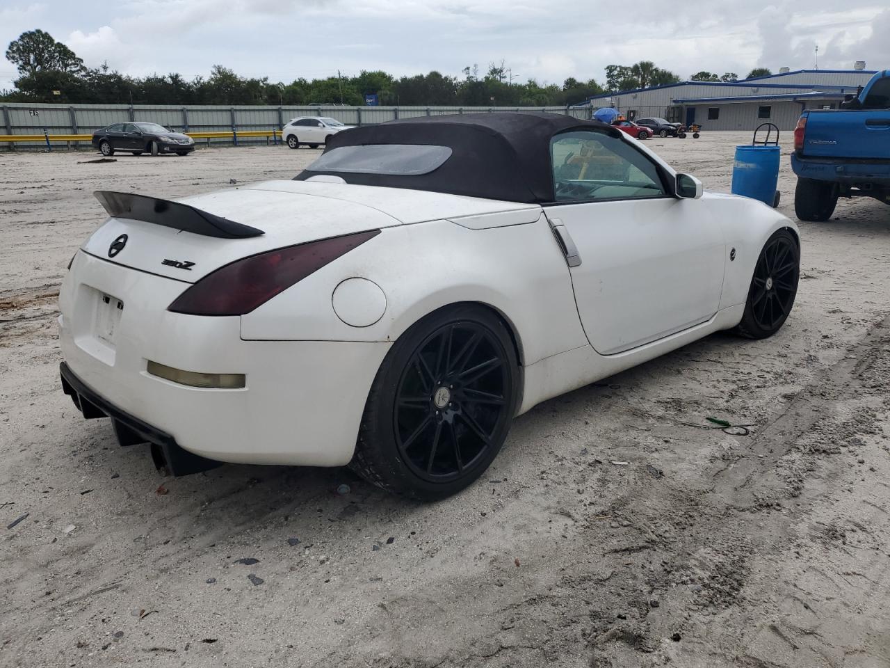 Lot #3263690689 2004 NISSAN 350Z ROADS