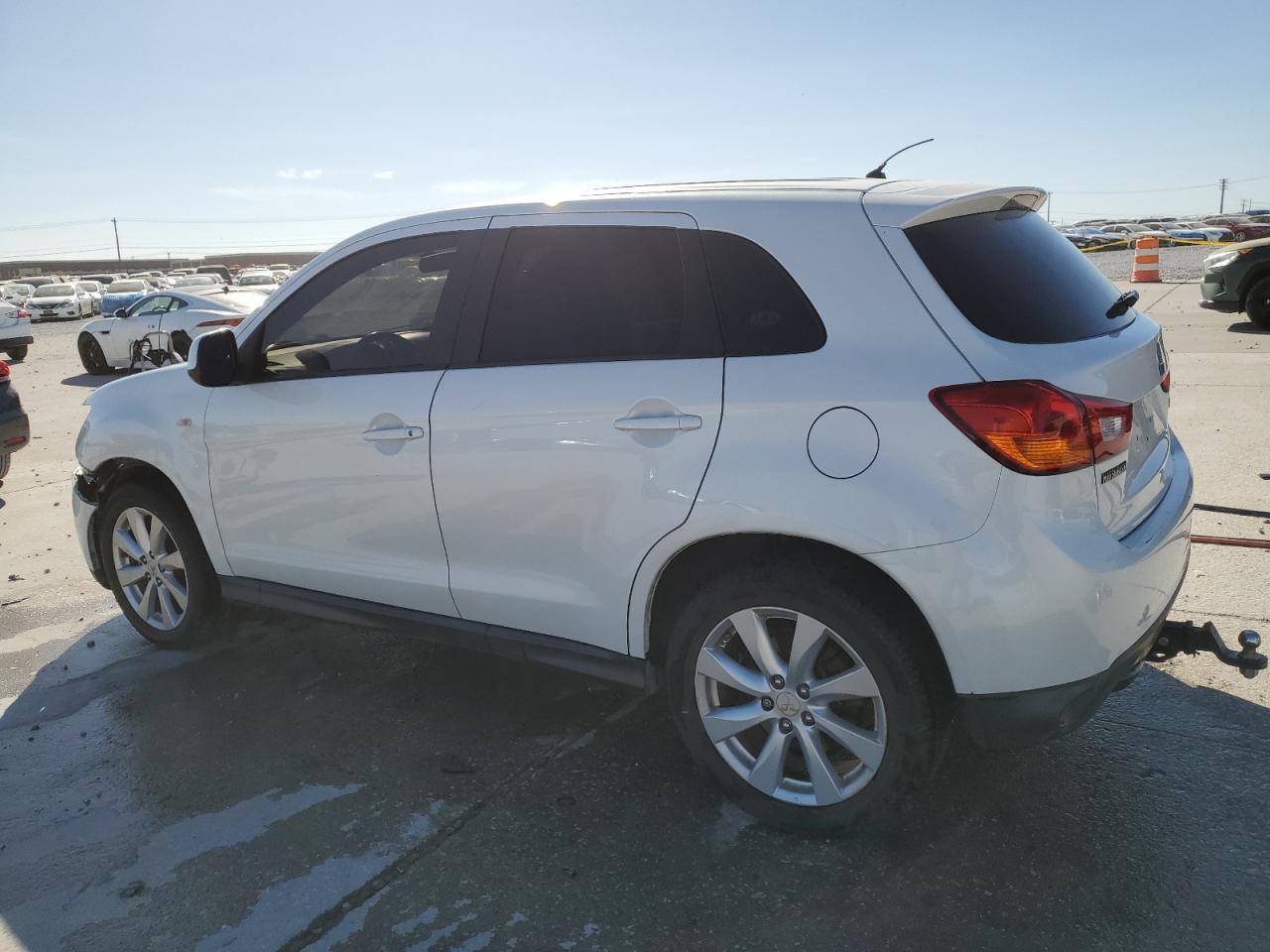 MITSUBISHI OUTLANDER ES