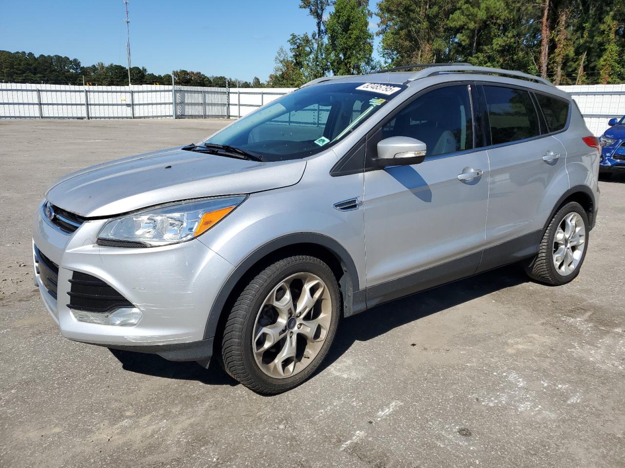 FORD ESCAPE TITANIUM