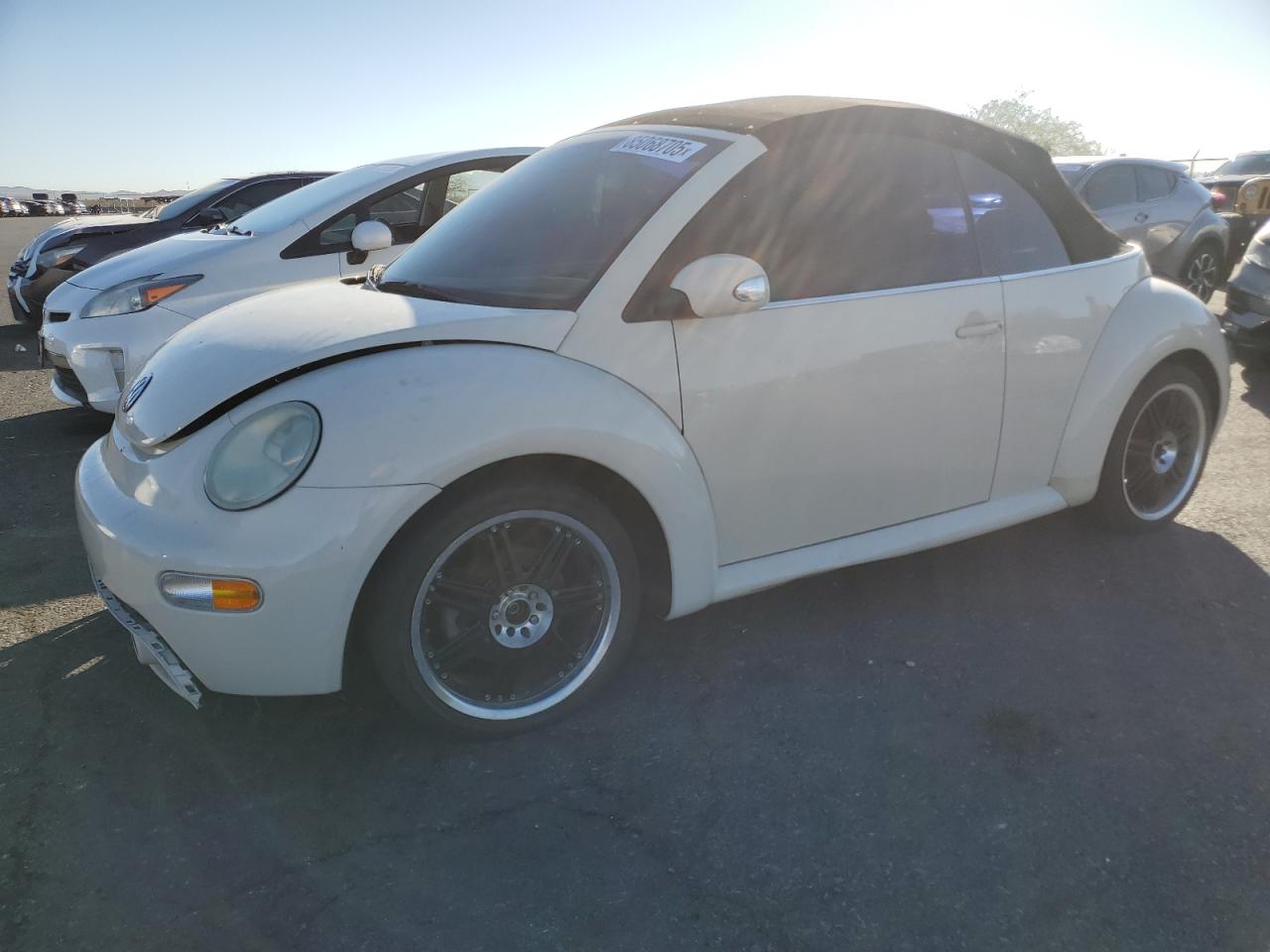 Lot #3281789896 2004 VOLKSWAGEN NEW BEETLE