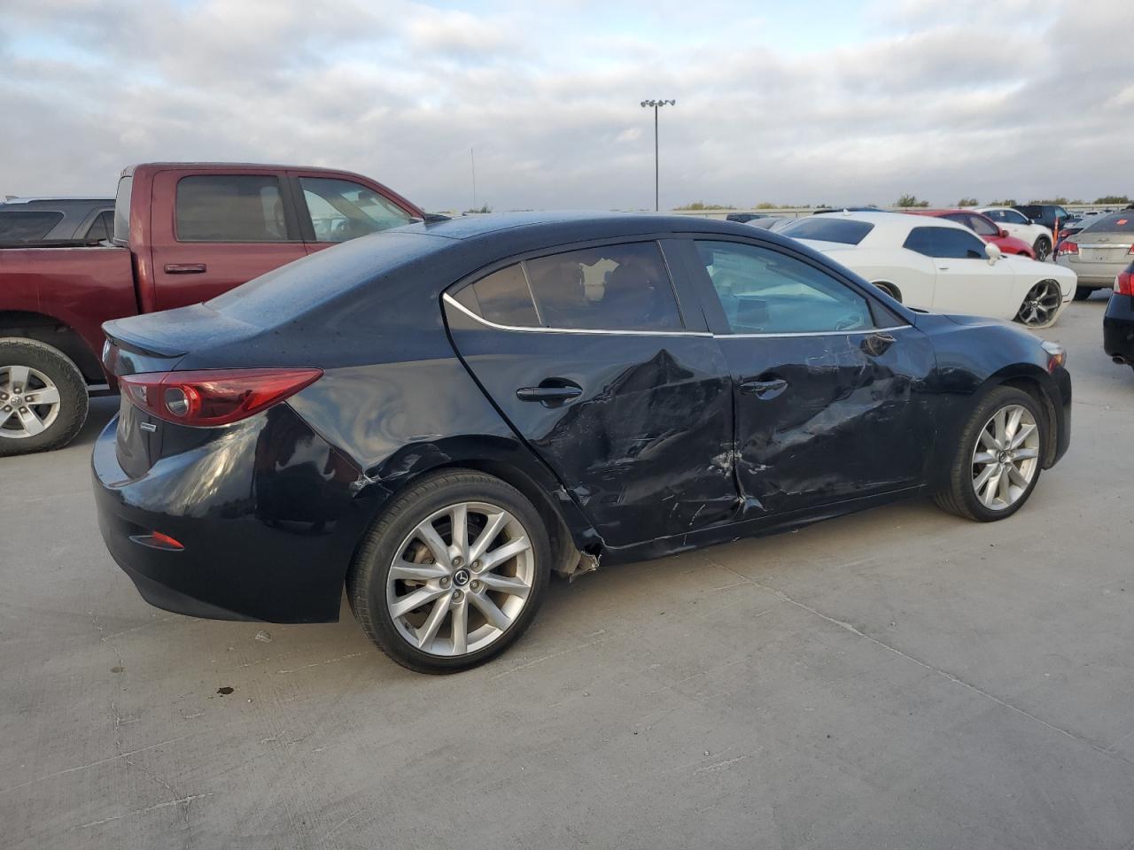 MAZDA 3 GRAND TOURING