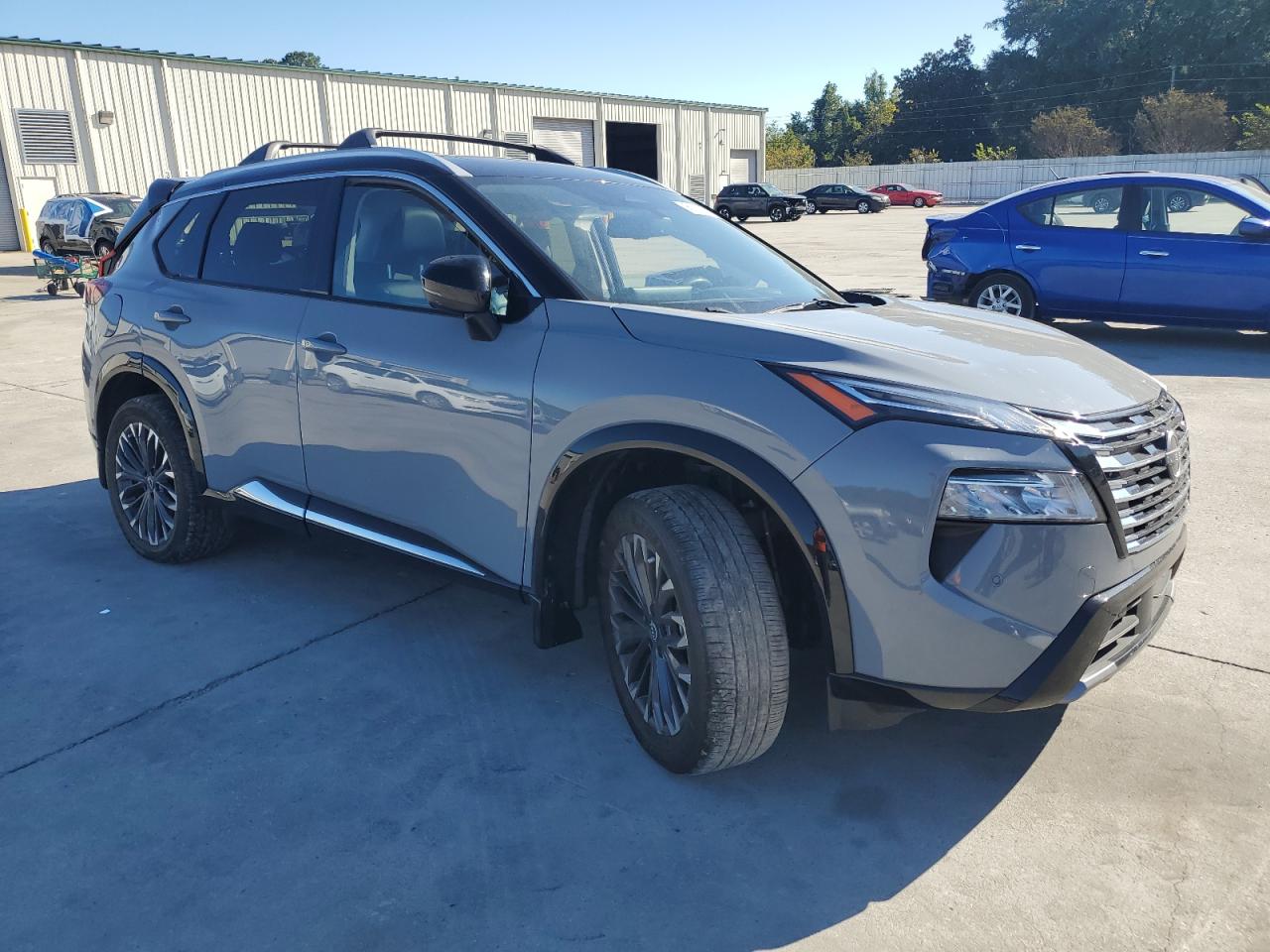 NISSAN ROGUE PLATINUM