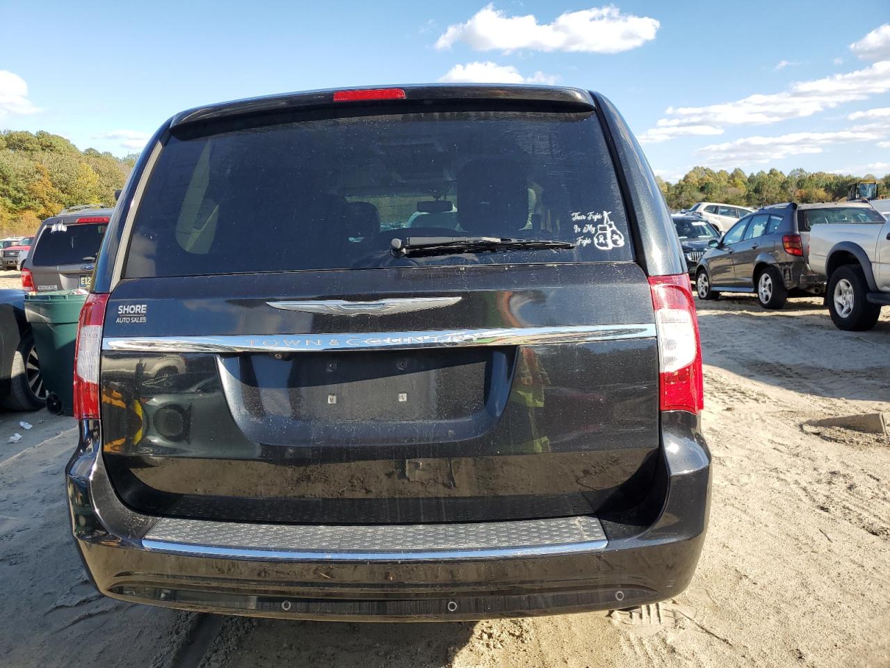 Lot #3310393957 2014 CHRYSLER TOWN & COU