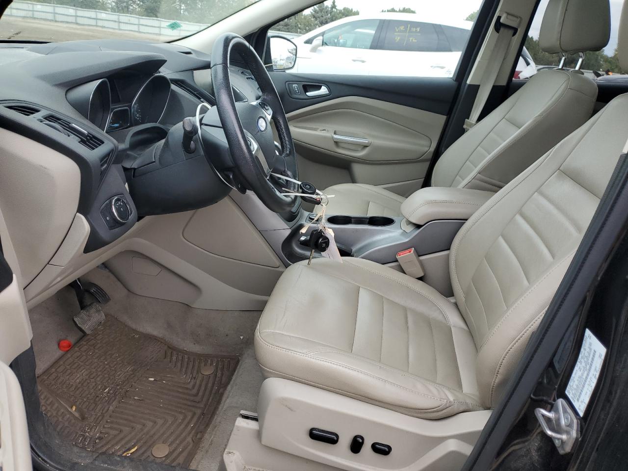 FORD ESCAPE SE