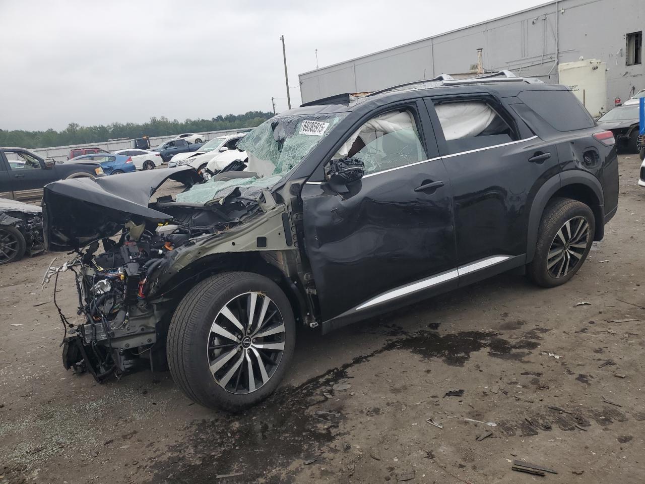 NISSAN PATHFINDER PLATINUM