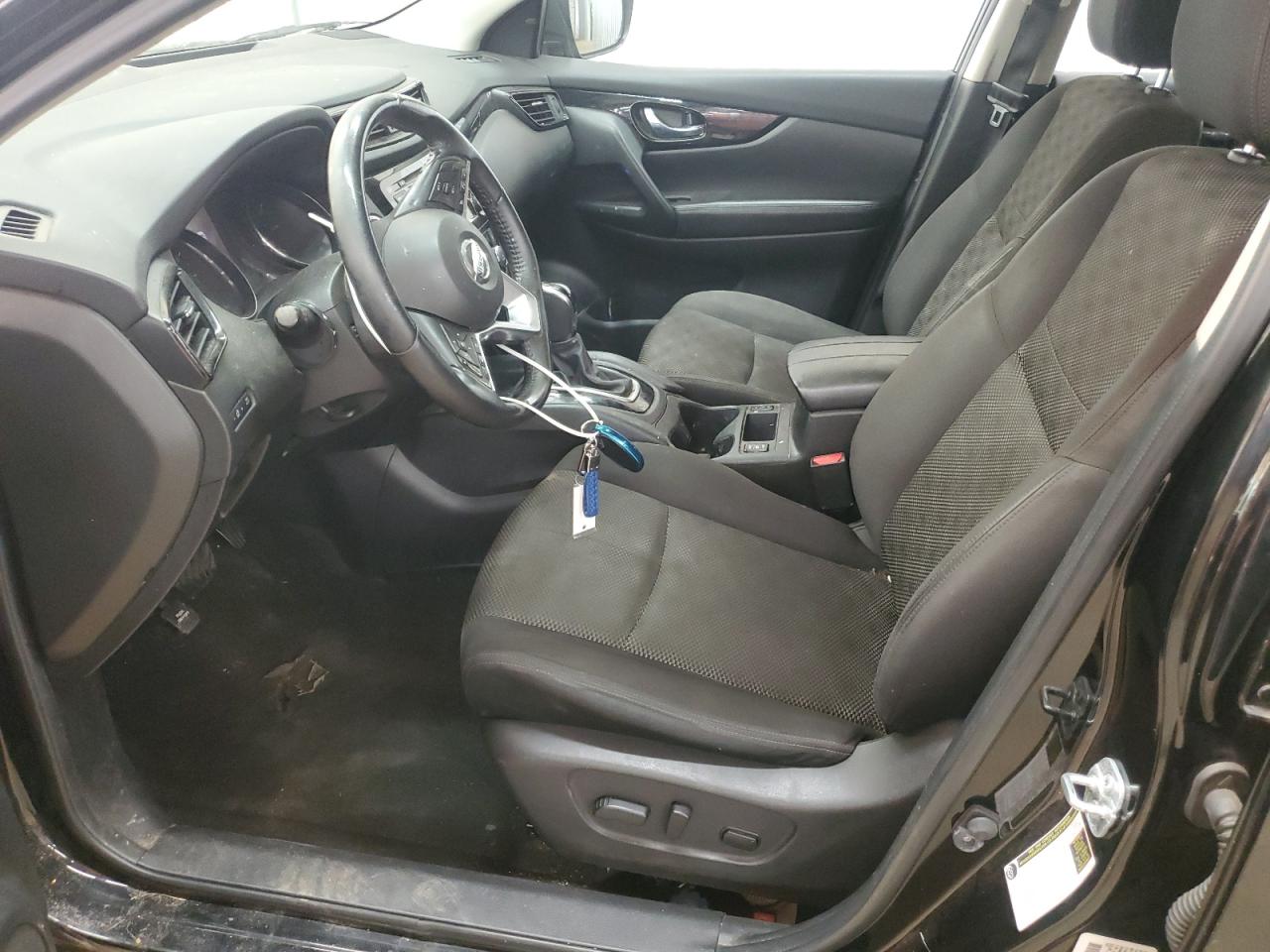 NISSAN ROGUE SPORT S