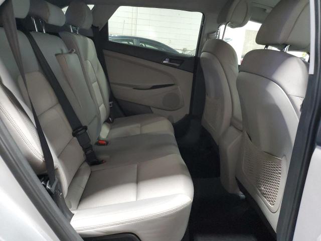 2018 HYUNDAI TUCSON SEL KM8J33A43JU678035