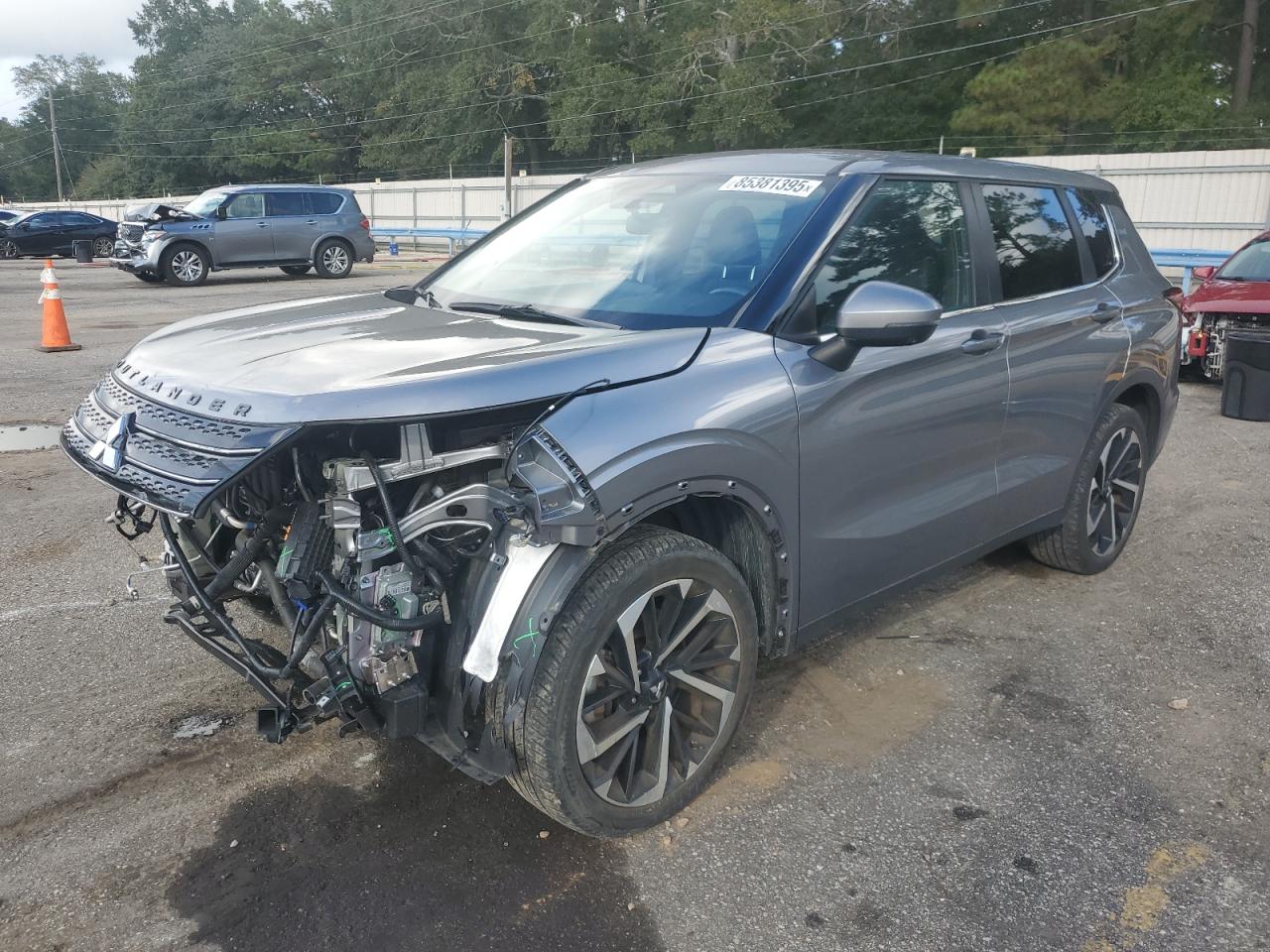 MITSUBISHI OUTLANDER SE