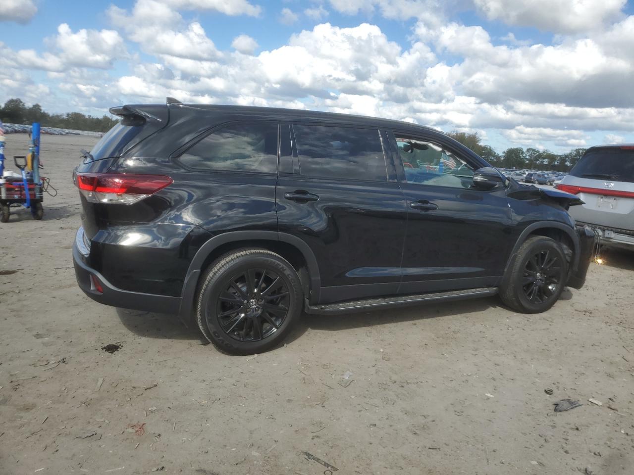 TOYOTA HIGHLANDER SE