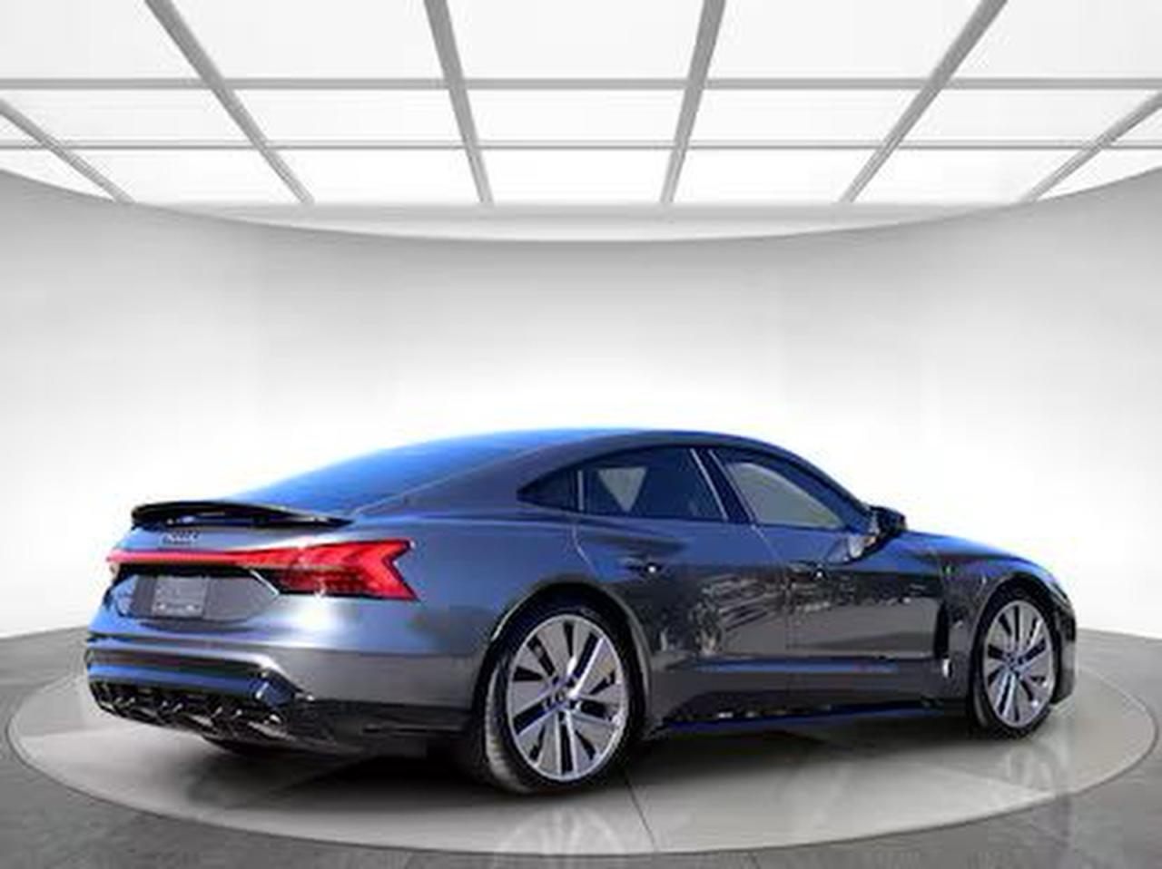 AUDI E-TRON PRESTIGE