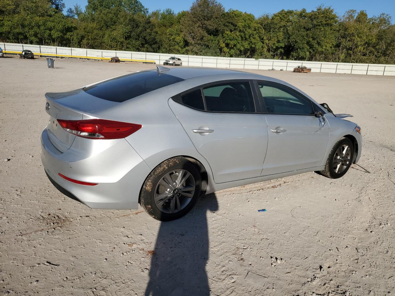HYUNDAI ELANTRA SE