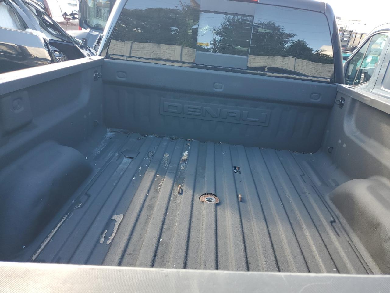 GMC SIERRA K2500 DENALI