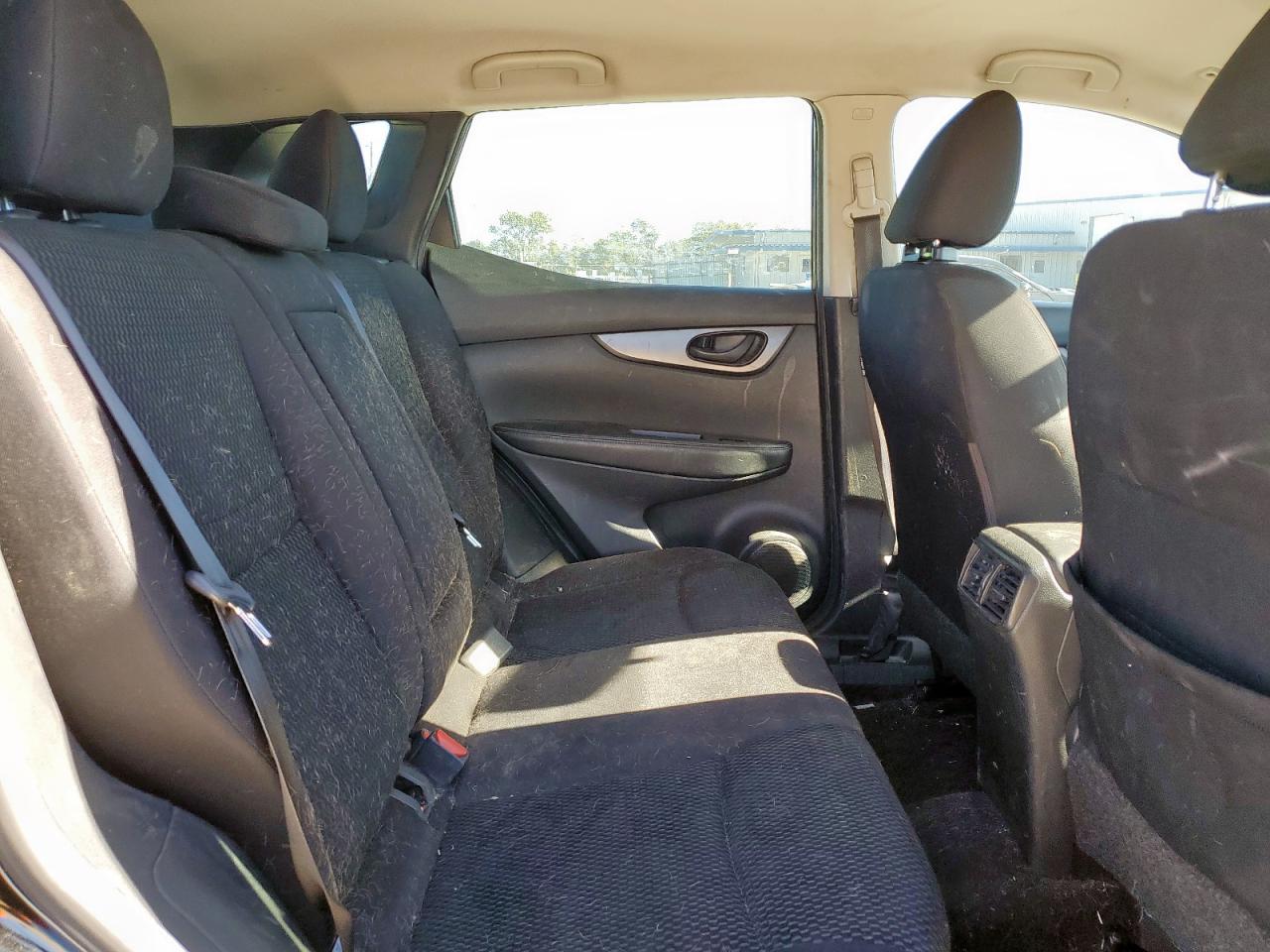 NISSAN ROGUE SPORT S