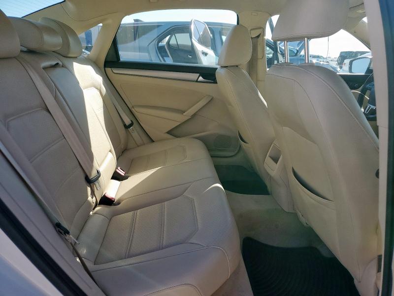 2015 VOLKSWAGEN PASSAT S 1VWAT7A39FC096664