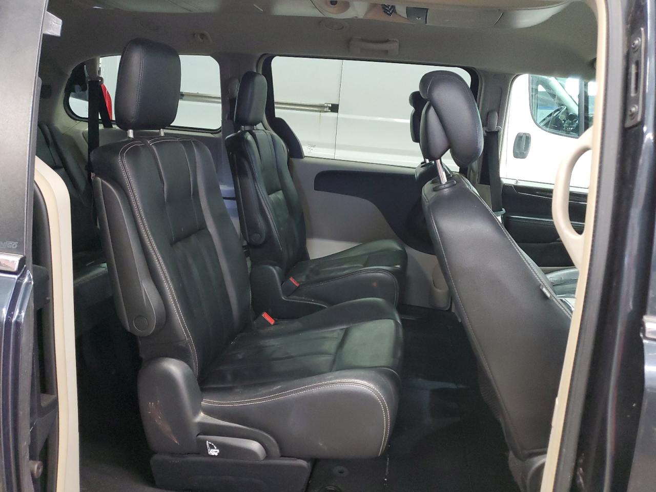 CHRYSLER TOWN & COUNTRY TOURING