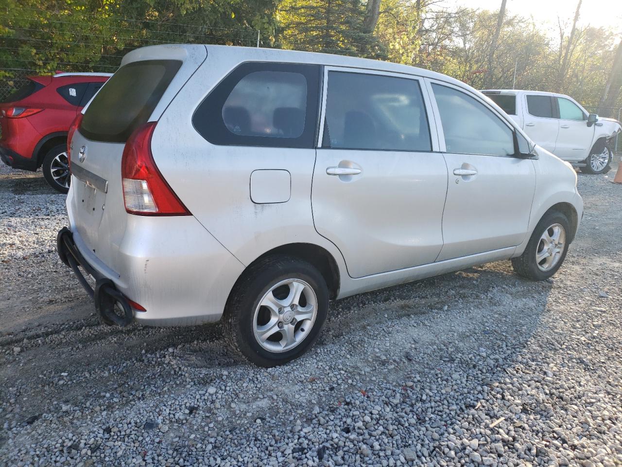 Lot #3261999486 2015 TOYT *UNKNOWN*