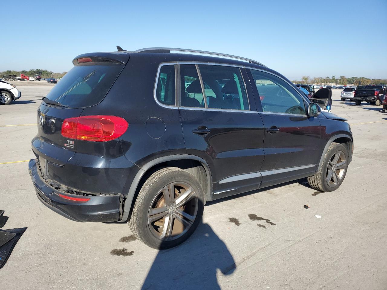 VOLKSWAGEN TIGUAN SPORT
